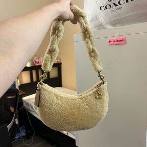 NWOT Coach Mira Shearling Crescent Shoulder Bag - Beige ($500 retail)